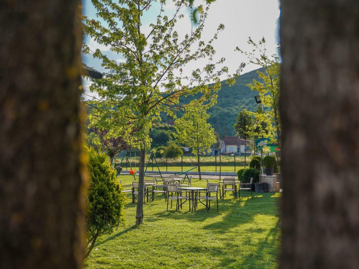 Hotel Royal Garden Никшич Экстерьер фото