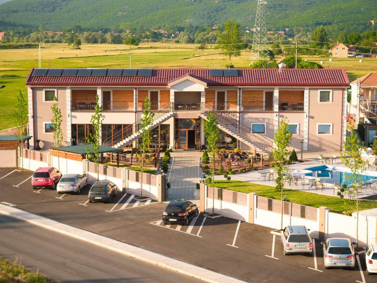 Hotel Royal Garden Никшич Экстерьер фото