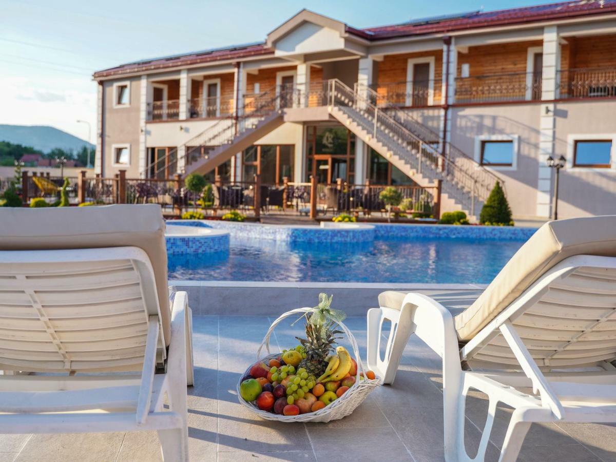 Hotel Royal Garden Никшич Экстерьер фото