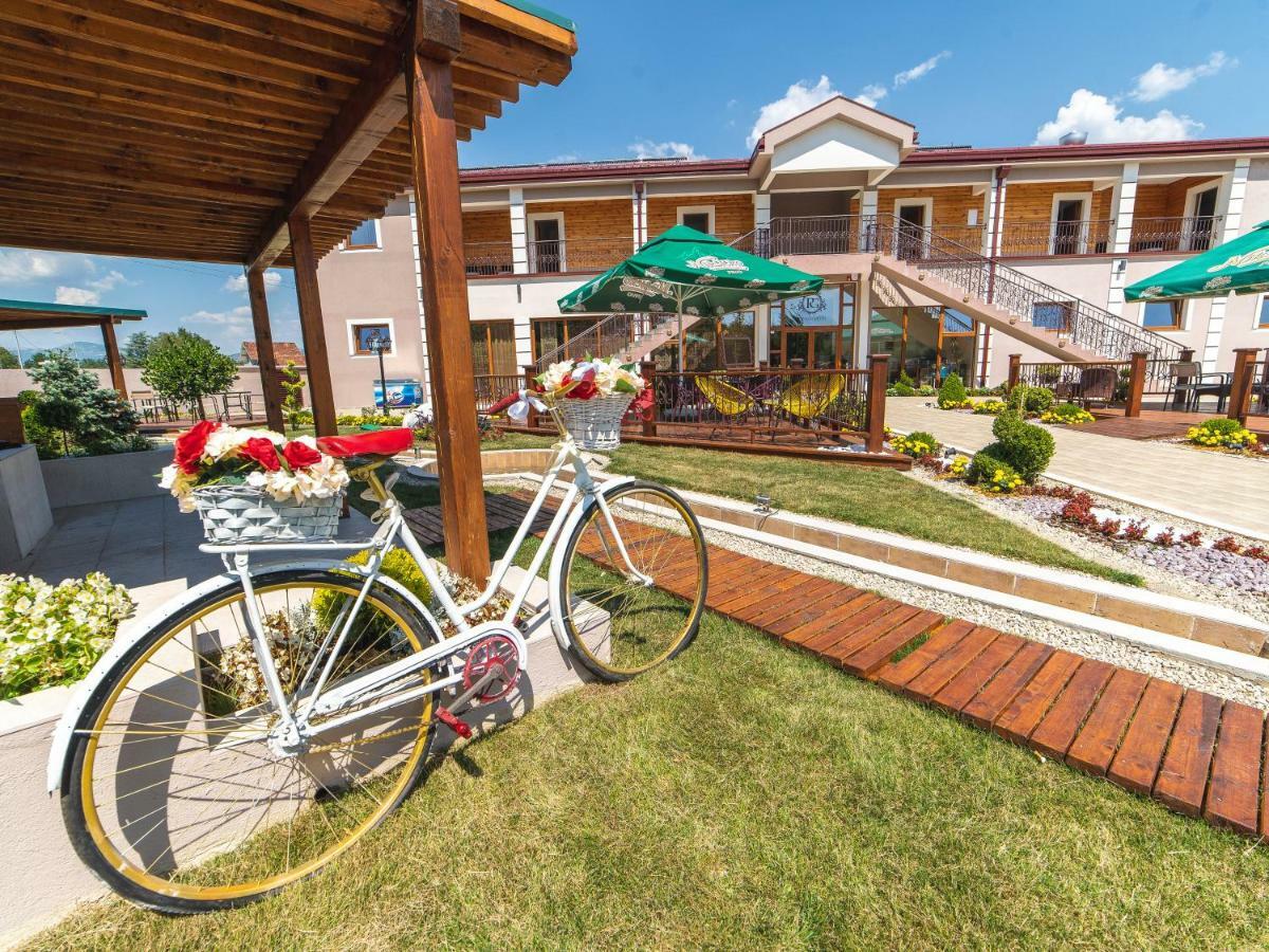 Hotel Royal Garden Никшич Экстерьер фото