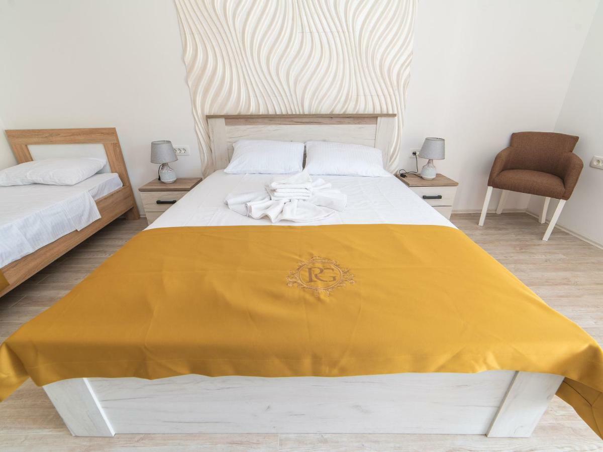 Hotel Royal Garden Никшич Экстерьер фото