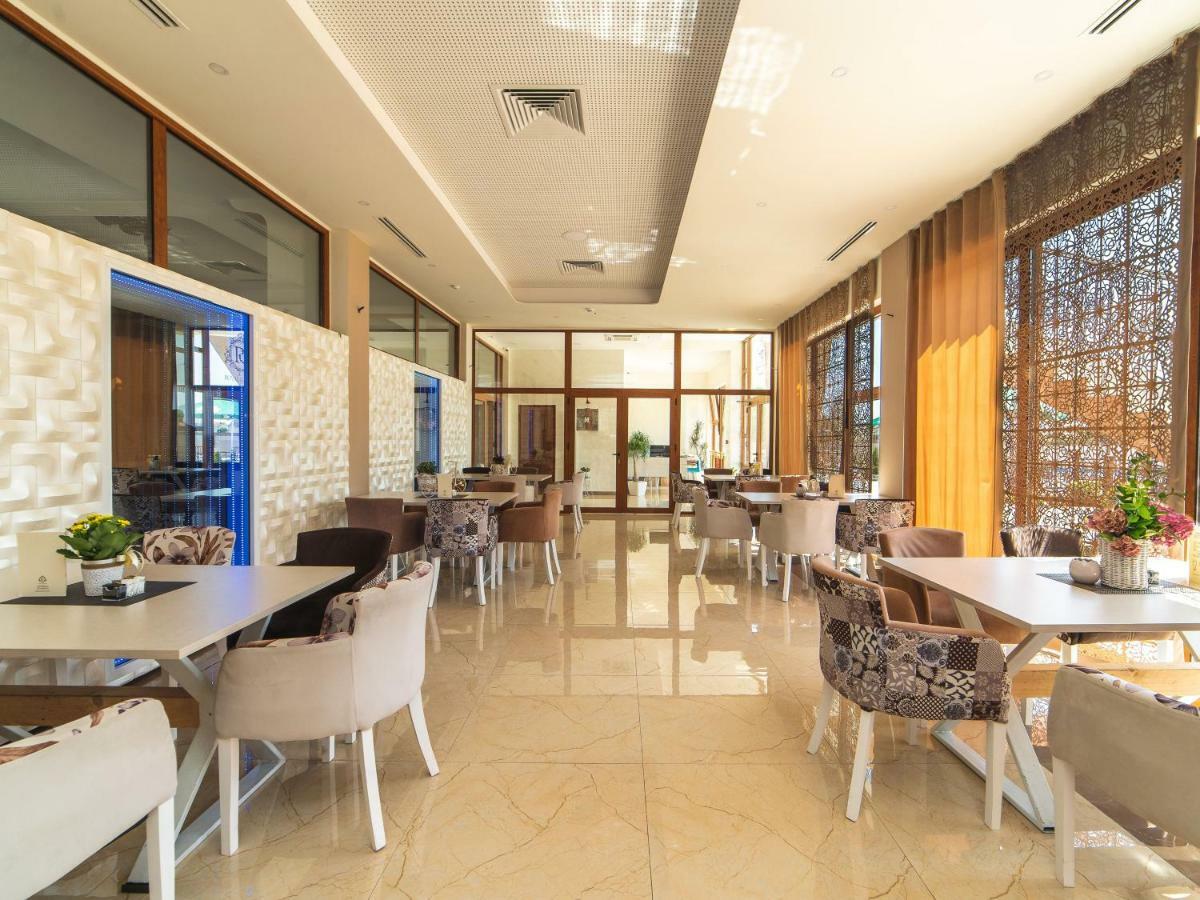 Hotel Royal Garden Никшич Экстерьер фото
